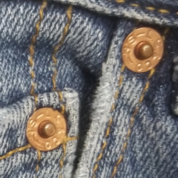 pair 1 of 2: Levi's 550 relaxed 36 x 32 men's jeans - Picture 4 of 9